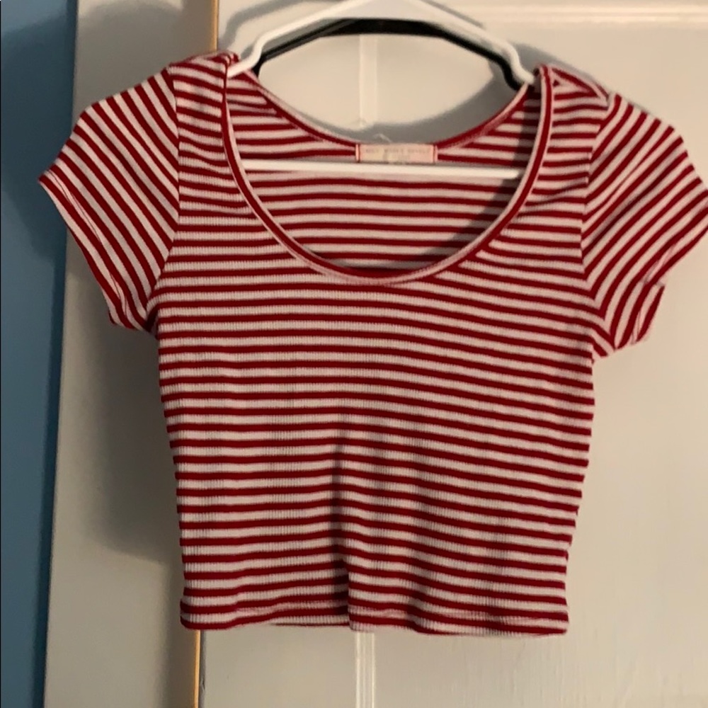 Red stripe crop